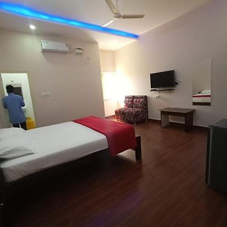 Ss Lodge Devanahalli Bagian luar foto