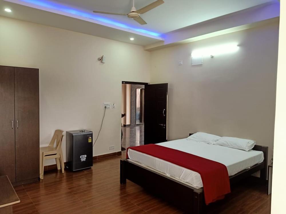 Ss Lodge Devanahalli Bagian luar foto